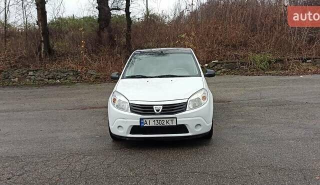 Белый Дачия Сандеро, объемом двигателя 1.1 л и пробегом 340 тыс. км за 3600 $, фото 5 на Automoto.ua
