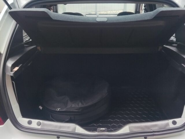 Дачія Sandero 2012 у Терновке на Automoto.ua Білий Дачія Sandero, об'ємом двигуна 1.1 л та пробігом 166 тис. км за 4200 $, фото 6 на Automoto.ua