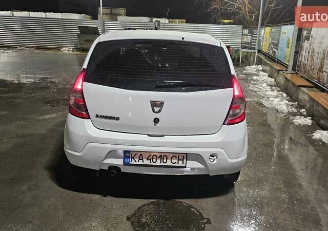 Белый Дачия Сандеро, объемом двигателя 1.5 л и пробегом 252 тыс. км за 5000 $, фото 19 на Automoto.ua