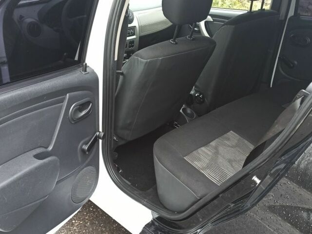 Белый Дачия Сандеро, объемом двигателя 1.1 л и пробегом 340 тыс. км за 3600 $, фото 9 на Automoto.ua