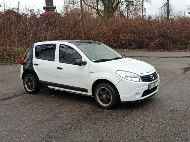 Белый Дачия Сандеро, объемом двигателя 1.1 л и пробегом 340 тыс. км за 3600 $, фото 5 на Automoto.ua