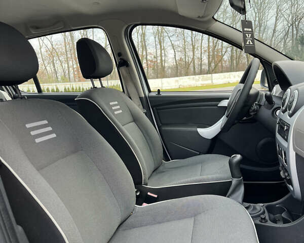 Белый Дачия Сандеро, объемом двигателя 1.2 л и пробегом 178 тыс. км за 4750 $, фото 48 на Automoto.ua