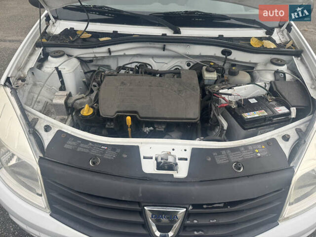 Белый Дачия Сандеро, объемом двигателя 1.15 л и пробегом 216 тыс. км за 3850 $, фото 7 на Automoto.ua