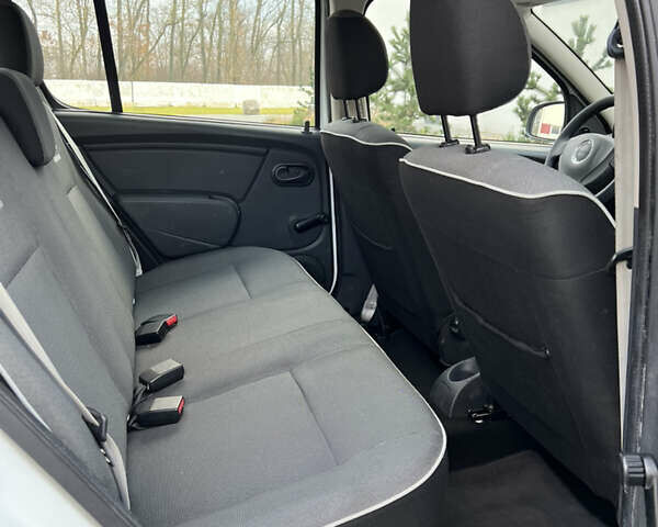 Белый Дачия Сандеро, объемом двигателя 1.2 л и пробегом 178 тыс. км за 4750 $, фото 61 на Automoto.ua