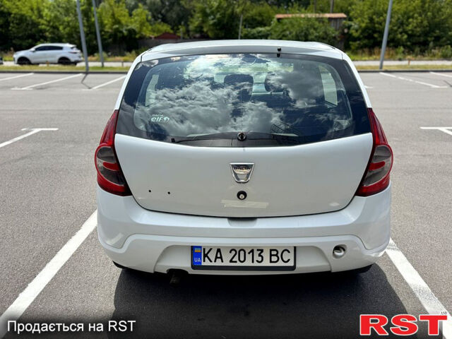 Білий Дачія Sandero, об'ємом двигуна 1.2 л та пробігом 235 тис. км за 3500 $, фото 5 на Automoto.ua