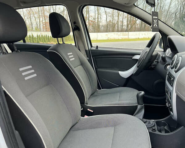 Белый Дачия Сандеро, объемом двигателя 1.2 л и пробегом 178 тыс. км за 4750 $, фото 47 на Automoto.ua