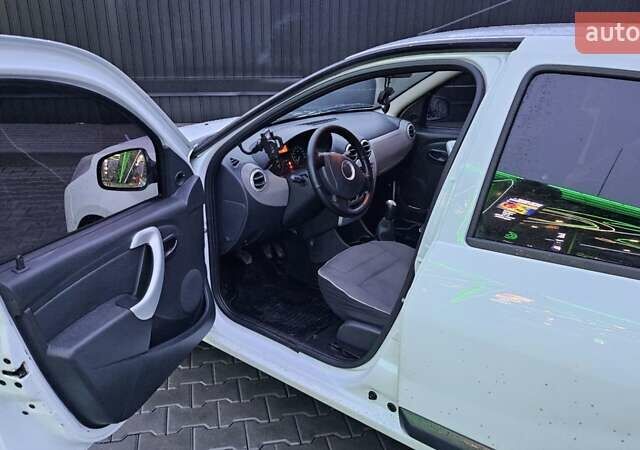 Белый Дачия Сандеро, объемом двигателя 1.5 л и пробегом 252 тыс. км за 5000 $, фото 10 на Automoto.ua