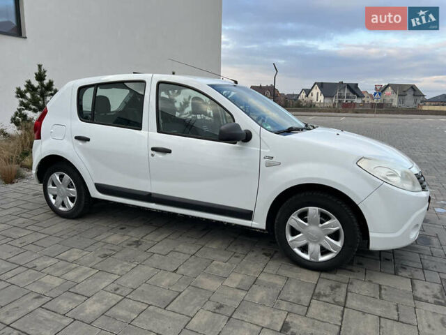 Белый Дачия Сандеро, объемом двигателя 1.2 л и пробегом 178 тыс. км за 4750 $, фото 23 на Automoto.ua