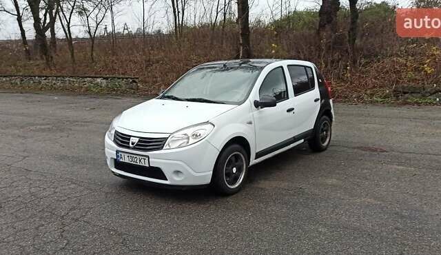 Белый Дачия Сандеро, объемом двигателя 1.1 л и пробегом 340 тыс. км за 3600 $, фото 14 на Automoto.ua