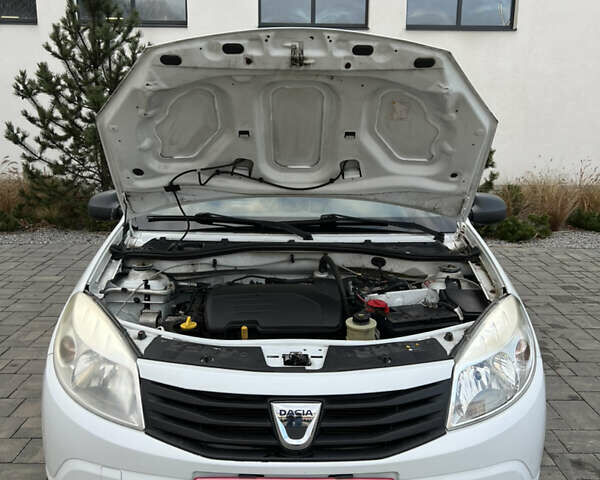 Белый Дачия Сандеро, объемом двигателя 1.2 л и пробегом 178 тыс. км за 4750 $, фото 30 на Automoto.ua