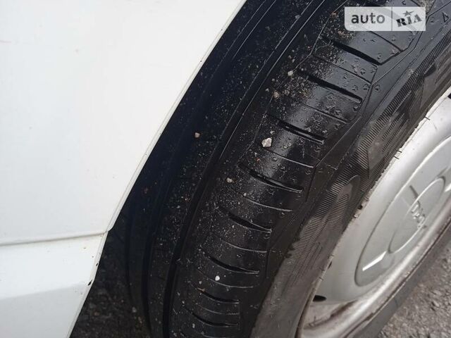 Белый Дачия Сандеро, объемом двигателя 1.1 л и пробегом 210 тыс. км за 4300 $, фото 4 на Automoto.ua
