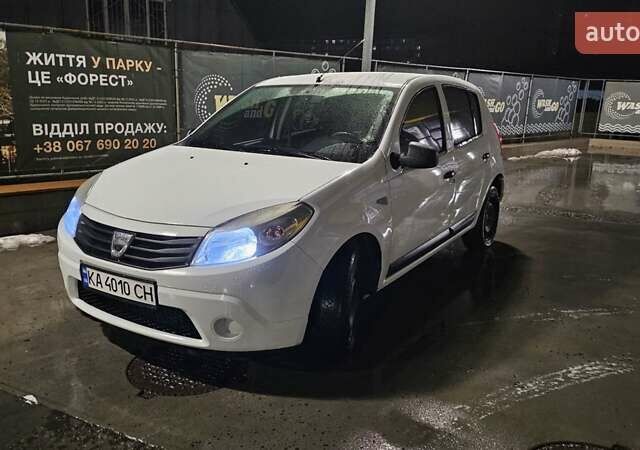 Белый Дачия Сандеро, объемом двигателя 1.5 л и пробегом 252 тыс. км за 5000 $, фото 17 на Automoto.ua