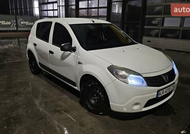 Белый Дачия Сандеро, объемом двигателя 1.5 л и пробегом 252 тыс. км за 5000 $, фото 18 на Automoto.ua