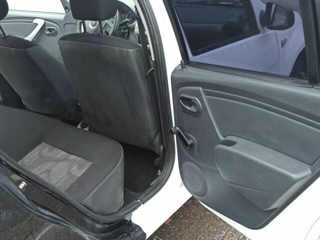 Белый Дачия Сандеро, объемом двигателя 1.1 л и пробегом 340 тыс. км за 3600 $, фото 10 на Automoto.ua