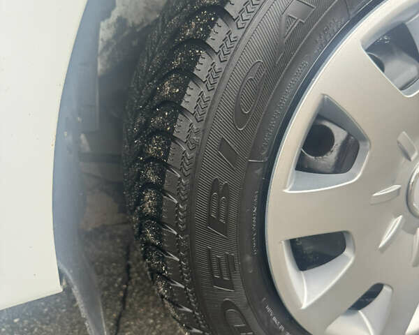 Белый Дачия Сандеро, объемом двигателя 1.15 л и пробегом 216 тыс. км за 3850 $, фото 11 на Automoto.ua