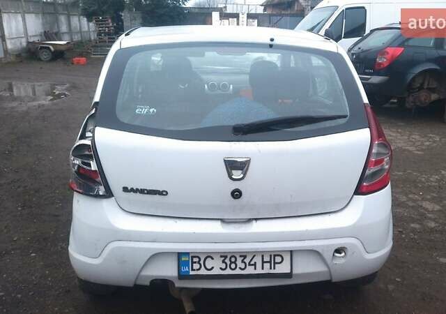 Белый Дачия Сандеро, объемом двигателя 1.2 л и пробегом 155 тыс. км за 1777 $, фото 6 на Automoto.ua