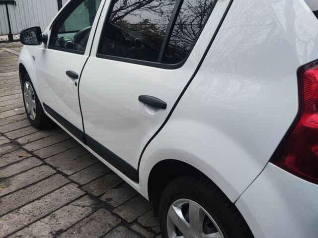 Дачія Sandero 2012 у Терновке на Automoto.ua Білий Дачія Sandero, об'ємом двигуна 1.1 л та пробігом 166 тис. км за 4200 $, фото 2 на Automoto.ua