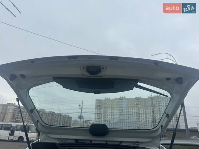 Белый Дачия Сандеро, объемом двигателя 1.15 л и пробегом 216 тыс. км за 3850 $, фото 20 на Automoto.ua