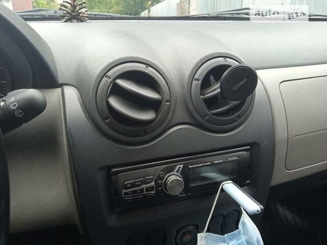 Белый Дачия Сандеро, объемом двигателя 1.1 л и пробегом 210 тыс. км за 4300 $, фото 12 на Automoto.ua