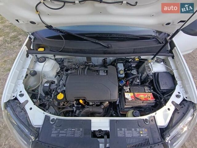 Білий Дачія Sandero, об'ємом двигуна 1.15 л та пробігом 206 тис. км за 5100 $, фото 6 на Automoto.ua