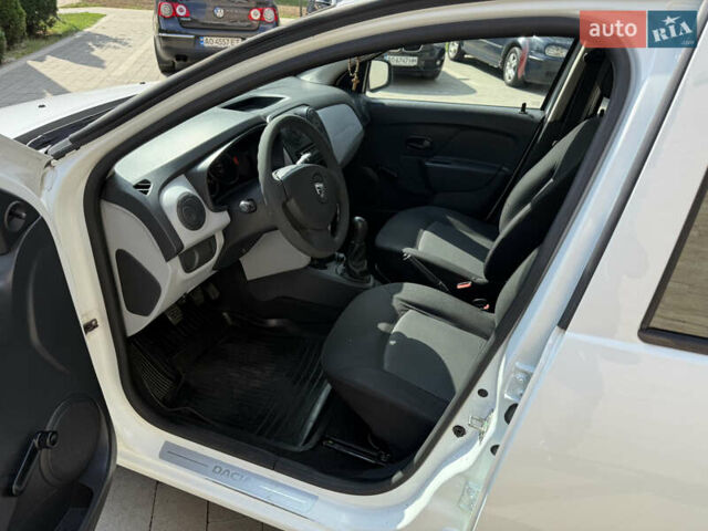 Білий Дачія Sandero, об'ємом двигуна 1.15 л та пробігом 229 тис. км за 4500 $, фото 5 на Automoto.ua
