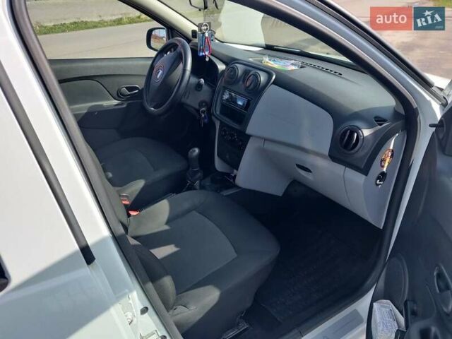 Белый Дачия Сандеро, объемом двигателя 1.2 л и пробегом 115 тыс. км за 4600 $, фото 7 на Automoto.ua
