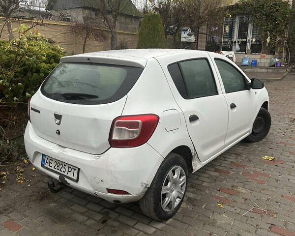 Белый Дачия Сандеро, объемом двигателя 1.15 л и пробегом 300 тыс. км за 3300 $, фото 3 на Automoto.ua