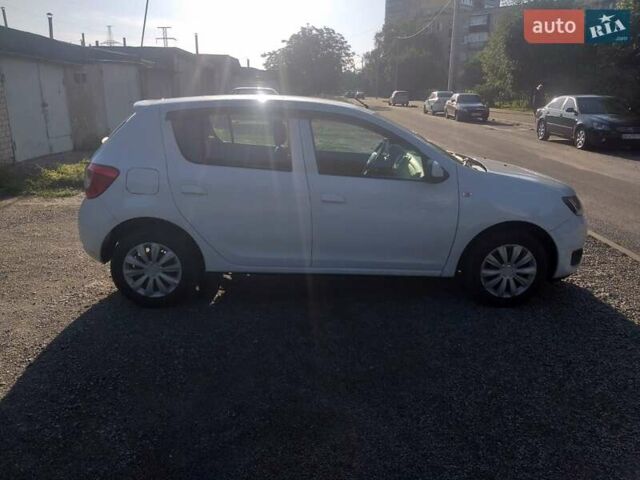 Дачія Sandero 2013 у Харкові на Automoto.ua Білий Дачія Sandero, об'ємом двигуна 1.5 л та пробігом 127 тис. км за 6600 $, фото 2 на Automoto.ua
