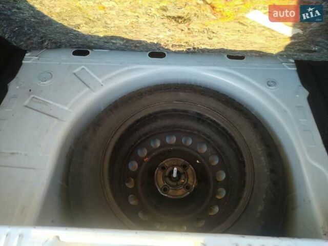 Белый Дачия Сандеро, объемом двигателя 1.15 л и пробегом 213 тыс. км за 4600 $, фото 3 на Automoto.ua