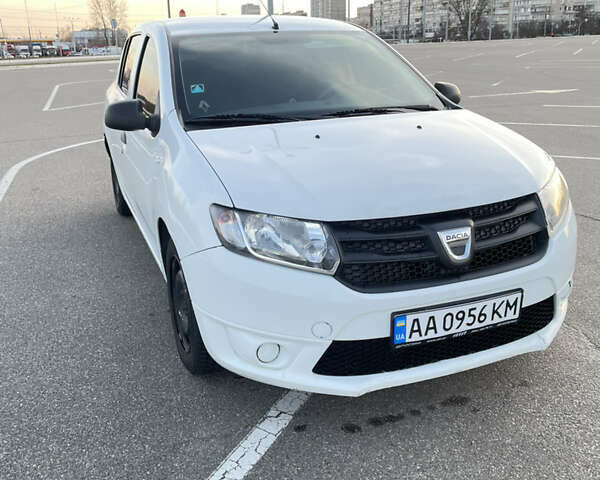 Білий Дачія Sandero, об'ємом двигуна 1.2 л та пробігом 213 тис. км за 4900 $, фото 1 на Automoto.ua