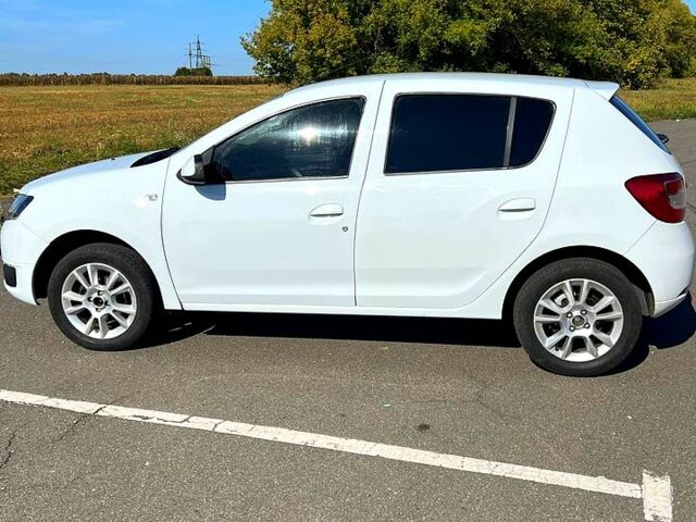 Белый Дачия Сандеро, объемом двигателя 1.5 л и пробегом 186 тыс. км за 5950 $, фото 1 на Automoto.ua