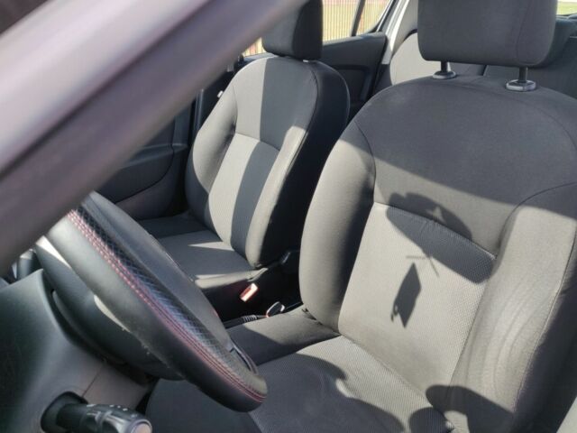 Білий Дачія Sandero, об'ємом двигуна 0 л та пробігом 115 тис. км за 4600 $, фото 10 на Automoto.ua