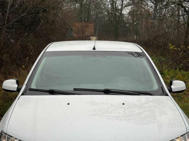 Белый Дачия Сандеро, объемом двигателя 1.5 л и пробегом 186 тыс. км за 5950 $, фото 1 на Automoto.ua