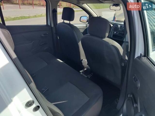 Белый Дачия Сандеро, объемом двигателя 1.2 л и пробегом 115 тыс. км за 4600 $, фото 8 на Automoto.ua