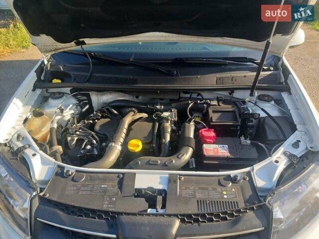 Дачія Sandero 2013 у Харкові на Automoto.ua Білий Дачія Sandero, об'ємом двигуна 1.5 л та пробігом 127 тис. км за 6600 $, фото 4 на Automoto.ua