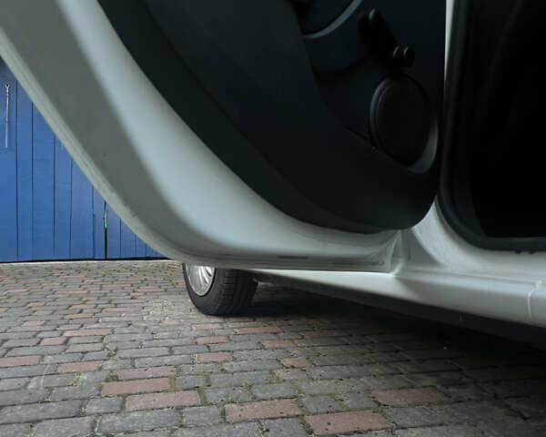 Белый Дачия Сандеро, объемом двигателя 1.15 л и пробегом 187 тыс. км за 5350 $, фото 17 на Automoto.ua