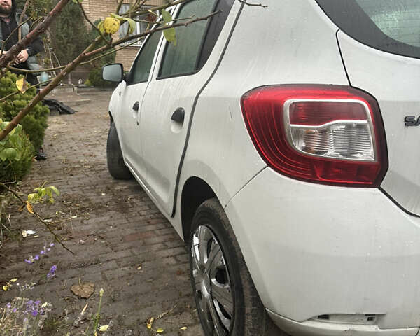 Белый Дачия Сандеро, объемом двигателя 1.15 л и пробегом 300 тыс. км за 3300 $, фото 5 на Automoto.ua