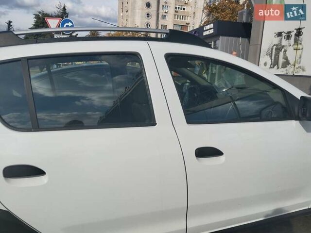 Білий Дачія Sandero, об'ємом двигуна 0.9 л та пробігом 210 тис. км за 4800 $, фото 5 на Automoto.ua