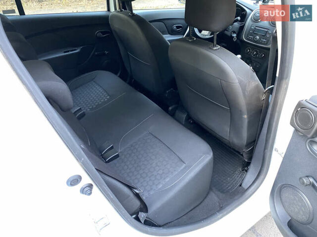 Білий Дачія Sandero, об'ємом двигуна 1.2 л та пробігом 122 тис. км за 4990 $, фото 13 на Automoto.ua