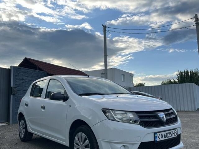 Белый Дачия Сандеро, объемом двигателя 1.4 л и пробегом 149 тыс. км за 3900 $, фото 2 на Automoto.ua