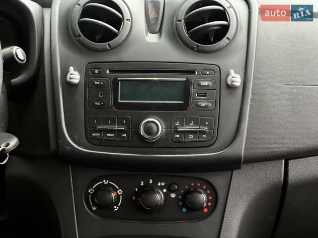 Белый Дачия Сандеро, объемом двигателя 1.2 л и пробегом 192 тыс. км за 3950 $, фото 13 на Automoto.ua