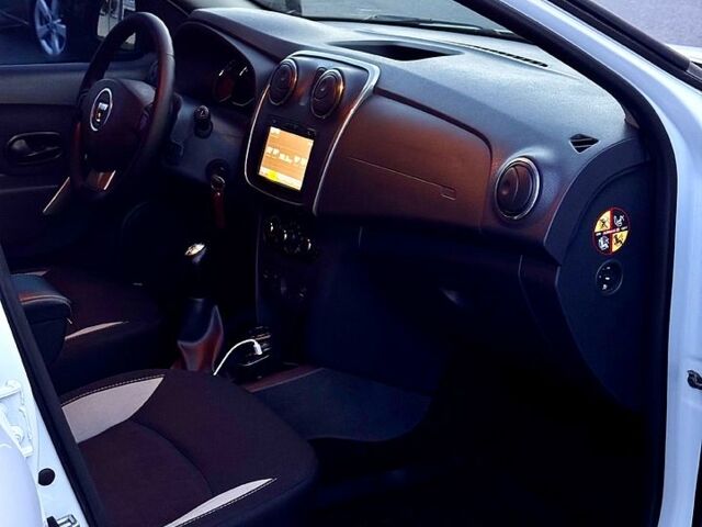 Білий Дачія Sandero, об'ємом двигуна 0.9 л та пробігом 211 тис. км за 7800 $, фото 6 на Automoto.ua
