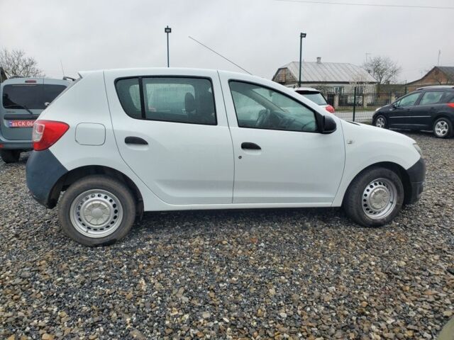 Белый Дачия Сандеро, объемом двигателя 1.2 л и пробегом 200 тыс. км за 3800 $, фото 7 на Automoto.ua