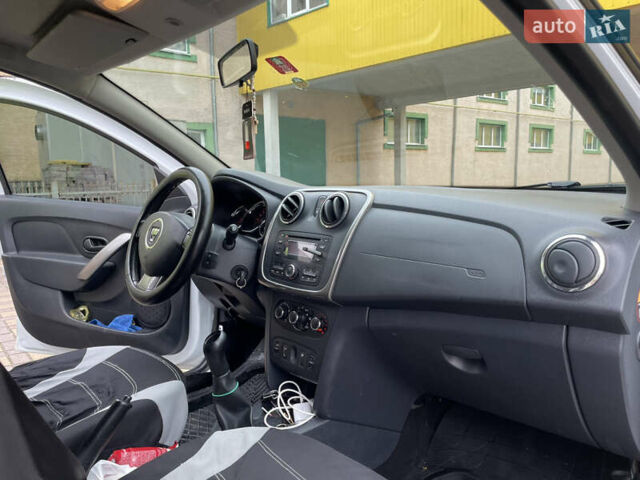 Белый Дачия Сандеро, объемом двигателя 0.9 л и пробегом 127 тыс. км за 5250 $, фото 29 на Automoto.ua