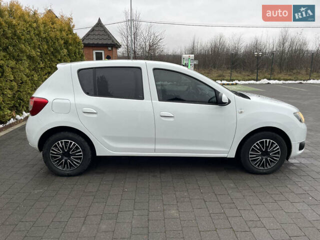 Белый Дачия Сандеро, объемом двигателя 0.9 л и пробегом 127 тыс. км за 4900 $, фото 16 на Automoto.ua