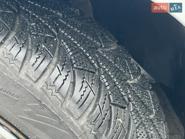 Белый Дачия Сандеро, объемом двигателя 0.9 л и пробегом 127 тыс. км за 4900 $, фото 10 на Automoto.ua