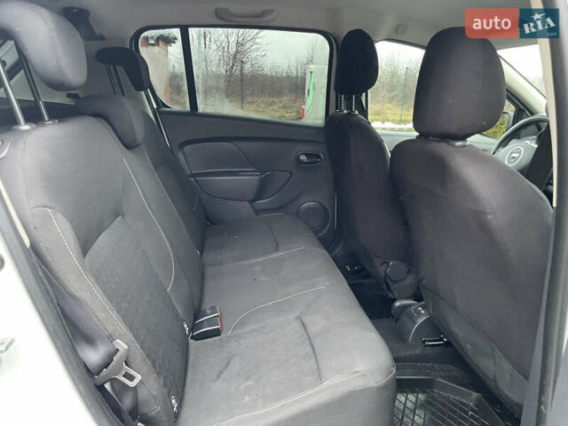 Белый Дачия Сандеро, объемом двигателя 0.9 л и пробегом 127 тыс. км за 4900 $, фото 21 на Automoto.ua