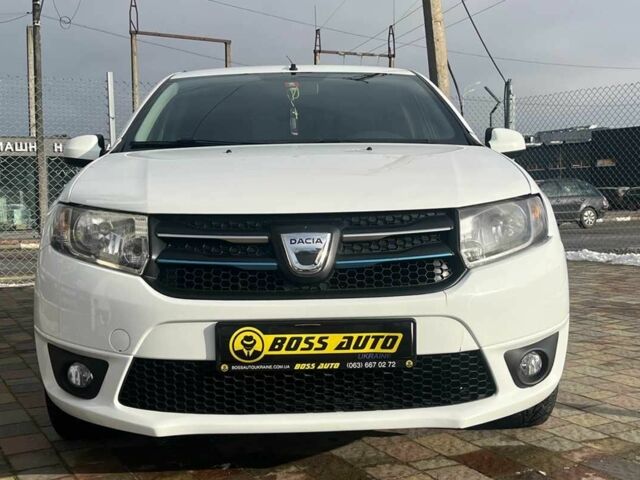 Белый Дачия Сандеро, объемом двигателя 0 л и пробегом 128 тыс. км за 5400 $, фото 1 на Automoto.ua