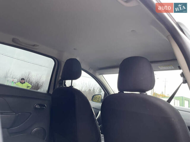 Белый Дачия Сандеро, объемом двигателя 0.9 л и пробегом 127 тыс. км за 4900 $, фото 23 на Automoto.ua