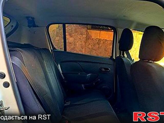 Белый Дачия Сандеро, объемом двигателя 1.1 л и пробегом 247 тыс. км за 4000 $, фото 4 на Automoto.ua